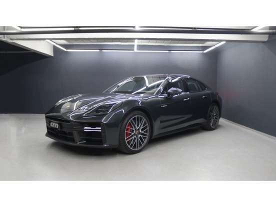 PORSCHE-PANAMERA-2025