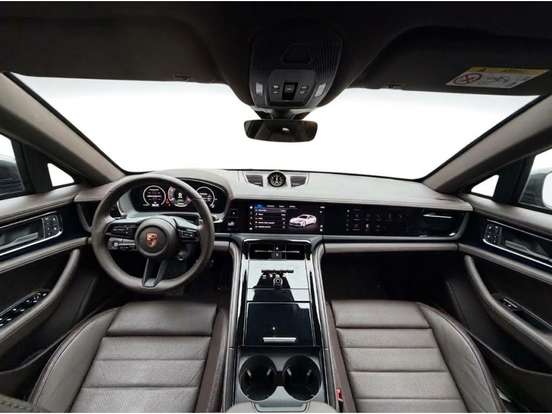 PORSCHE-PANAMERA-2025