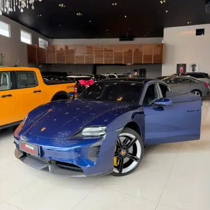 PORSCHE-TAYCAN-2023
