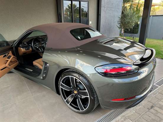 PORSCHE-718-2023