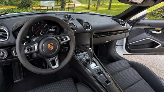 PORSCHE-718-2023