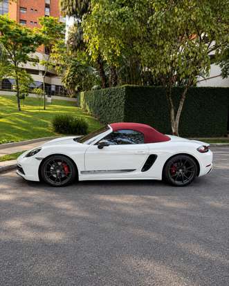 PORSCHE-718-2023