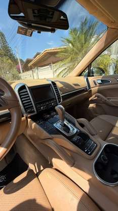 PORSCHE-CAYENNE-2011