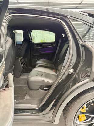 PORSCHE-CAYENNE-2025