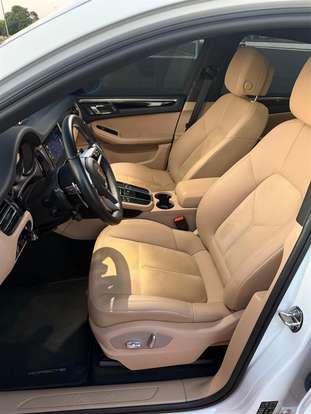 PORSCHE-MACAN-2021
