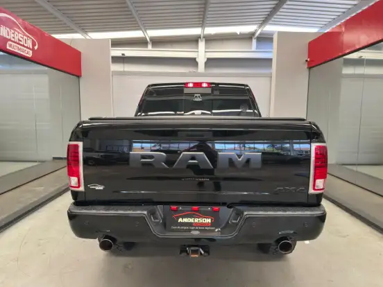 RAM-1500-5.7 V8 GASOLINA LIMITED NIGHT EDITION CD 4X4 AUTOMÁTICO RAM-1500-2023
