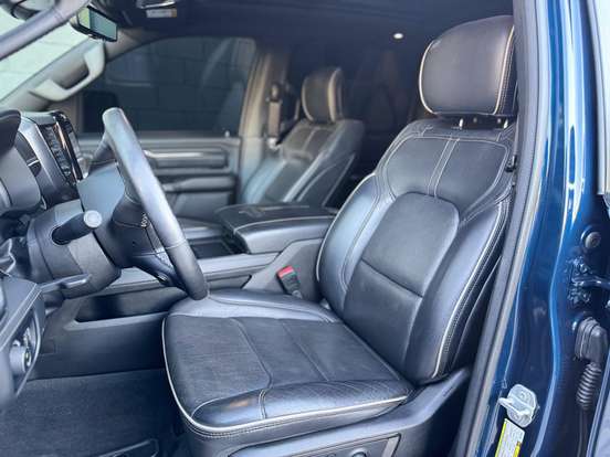 RAM-1500-5.7 V8 GASOLINA LIMITED NIGHT EDITION CD 4X4 AUTOMÁTICO RAM-1500-2023
