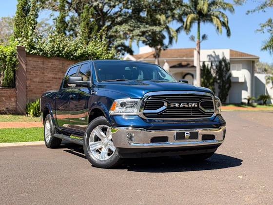 RAM CLASSIC 5.7 V8 GASOLINA LARAMIE CD 4X4 AUTOMÁTICO