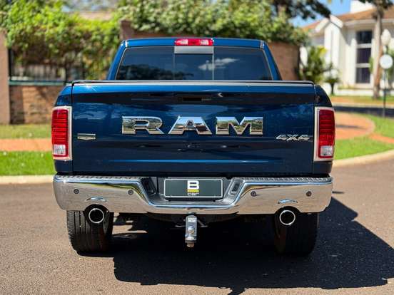 RAM-CLASSIC-5.7 V8 GASOLINA LARAMIE CD 4X4 AUTOMÁTICO RAM-CLASSIC-2023