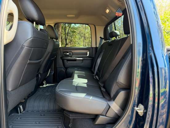 RAM-CLASSIC-5.7 V8 GASOLINA LARAMIE CD 4X4 AUTOMÁTICO RAM-CLASSIC-2023