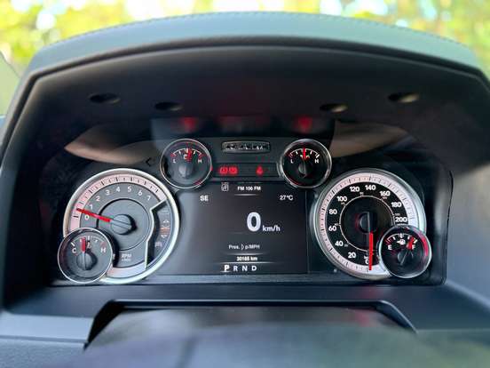 RAM-CLASSIC-5.7 V8 GASOLINA LARAMIE CD 4X4 AUTOMÁTICO RAM-CLASSIC-2023