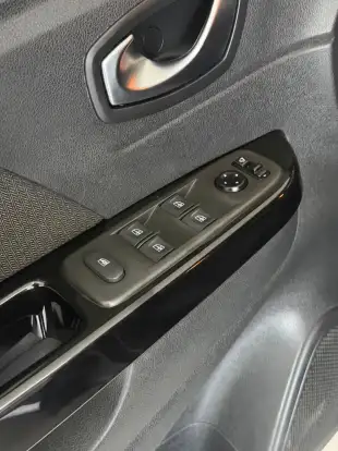 RENAULT-CAPTUR-2021