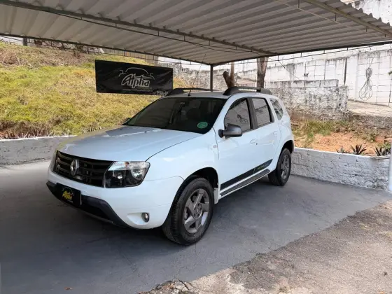 RENAULT DUSTER 2.0 DYNAMIQUE 4X2 16V FLEX 4P AUTOMÁTICO
