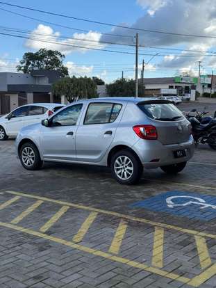 RENAULT-SANDERO-2017