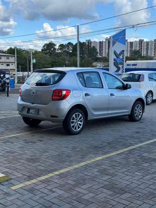 RENAULT-SANDERO-2017