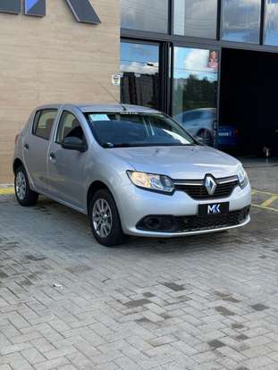 RENAULT-SANDERO-2017