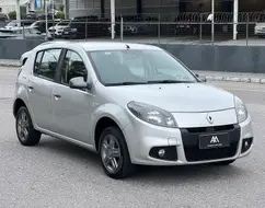 RENAULT SANDERO 1.0 TECH RUN 16V FLEX 4P MANUAL RENAULT SANDERO 1.0 TECH RUN 16V FLEX 4P MANUAL