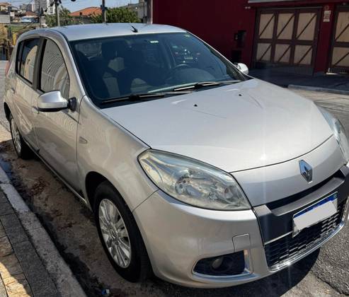 RENAULT SANDERO 1.6 PRIVILÉGE 16V FLEX 4P AUTOMÁTICO