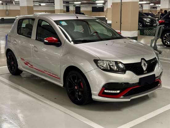 RENAULT-SANDERO-2018