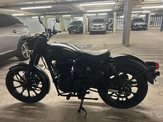 ROYAL ENFIELD-CLASSIC 350 DARK-2025