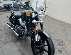 ROYAL ENFIELD METEOR 650 INTERSTELLAR ROYAL ENFIELD METEOR 650 INTERSTELLAR