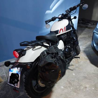 ROYAL ENFIELD SHOTGUN 650 STENCIL WHITE 