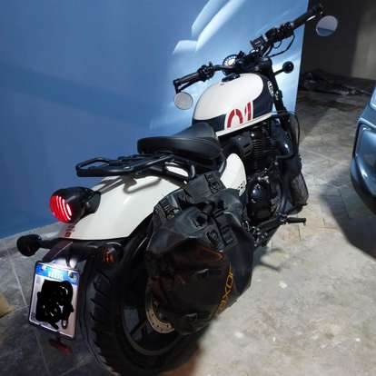 ROYAL ENFIELD-SHOTGUN 650 STENCIL WHITE-2025