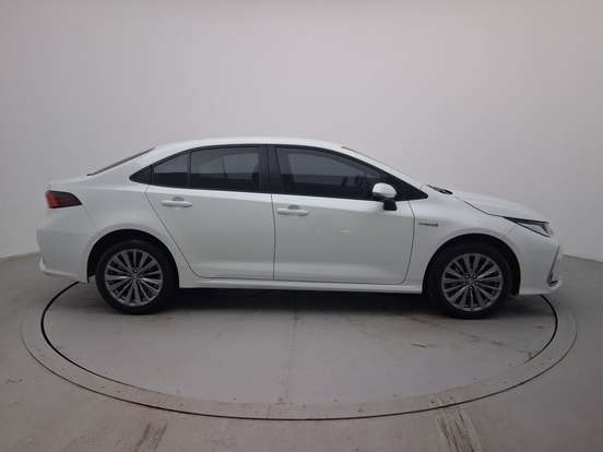 TOYOTA-COROLLA-2024
