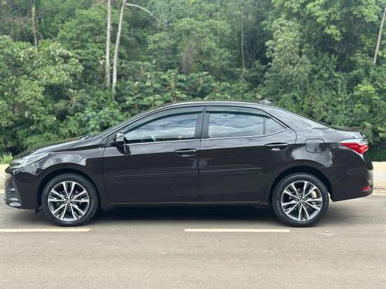 TOYOTA-COROLLA-2018
