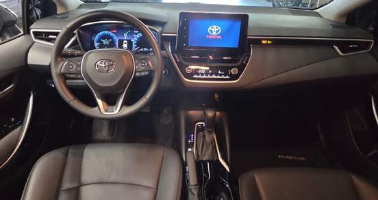 TOYOTA-COROLLA-2024