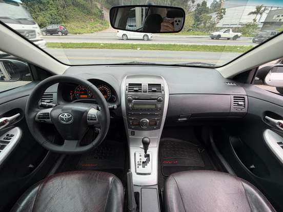 TOYOTA-COROLLA-2012