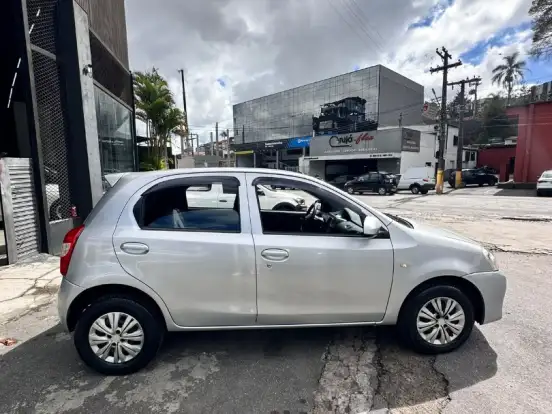 TOYOTA-ETIOS-1.3 X 16V FLEX 4P MANUAL TOYOTA-ETIOS-2014
