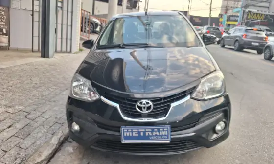 TOYOTA ETIOS 1.5 PLATINUM SEDAN 16V FLEX 4P AUTOMÁTICO