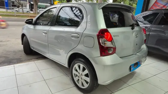 TOYOTA ETIOS 1.5 X PLUS 16V FLEX 4P AUTOMÁTICO