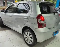 TOYOTA ETIOS 1.5 X PLUS 16V FLEX 4P AUTOMÁTICO TOYOTA ETIOS 1.5 X PLUS 16V FLEX 4P AUTOMÁTICO