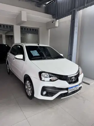 TOYOTA ETIOS 1.5 X PLUS 16V FLEX 4P AUTOMÁTICO