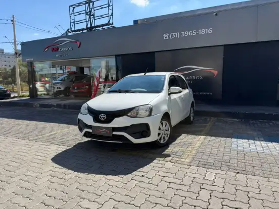 TOYOTA-ETIOS-2018