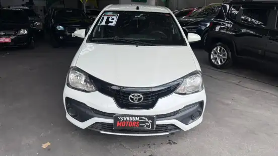 TOYOTA-ETIOS-2018