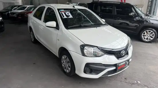 TOYOTA-ETIOS-2018