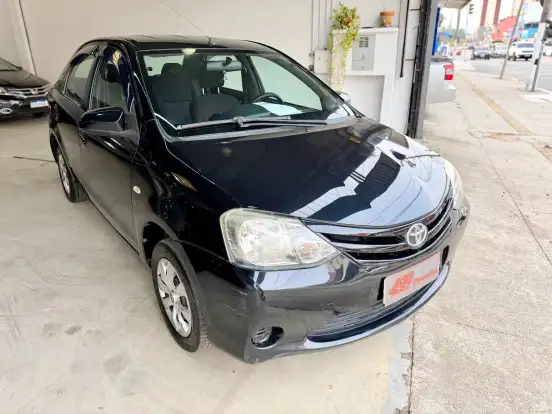 TOYOTA-ETIOS-2015