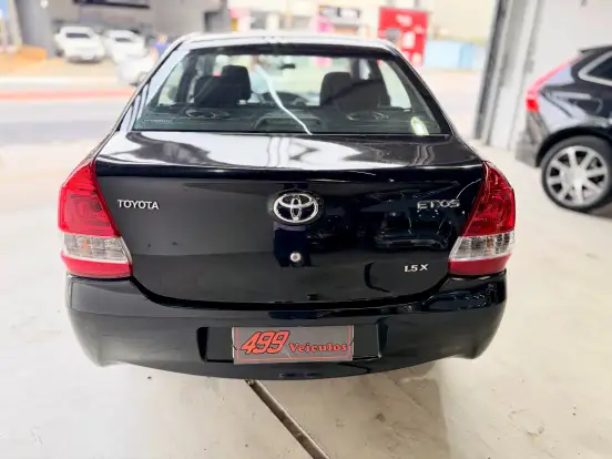 TOYOTA-ETIOS-2015