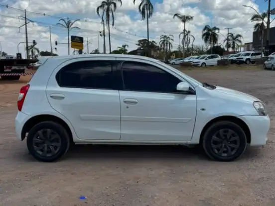 TOYOTA-ETIOS-1.5 XLS 16V FLEX 4P MANUAL TOYOTA-ETIOS-2016