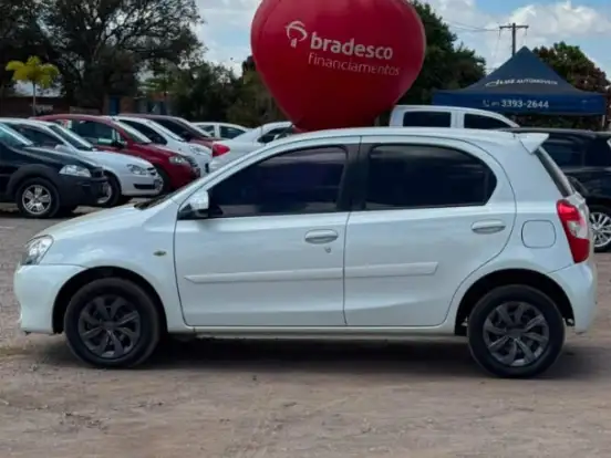 TOYOTA-ETIOS-1.5 XLS 16V FLEX 4P MANUAL TOYOTA-ETIOS-2016
