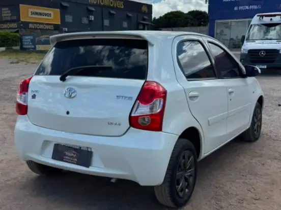 TOYOTA-ETIOS-1.5 XLS 16V FLEX 4P MANUAL TOYOTA-ETIOS-2016