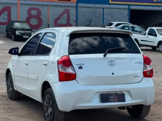 TOYOTA-ETIOS-1.5 XLS 16V FLEX 4P MANUAL TOYOTA-ETIOS-2016