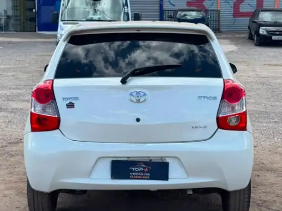 TOYOTA-ETIOS-1.5 XLS 16V FLEX 4P MANUAL TOYOTA-ETIOS-2016
