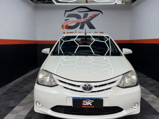 TOYOTA-ETIOS-1.5 XLS SEDAN 16V FLEX 4P AUTOMÁTICO TOYOTA-ETIOS-2016