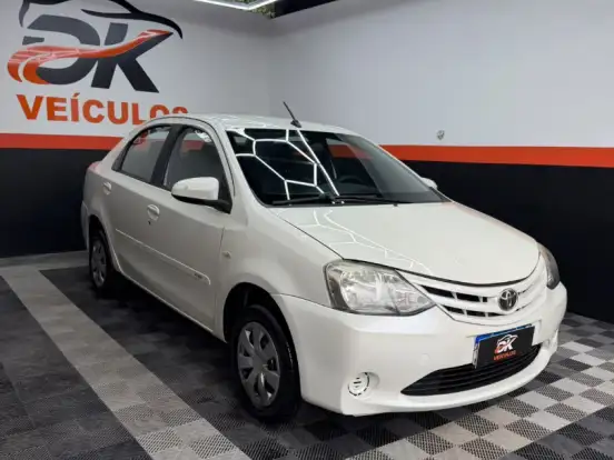 TOYOTA-ETIOS-1.5 XLS SEDAN 16V FLEX 4P AUTOMÁTICO TOYOTA-ETIOS-2016