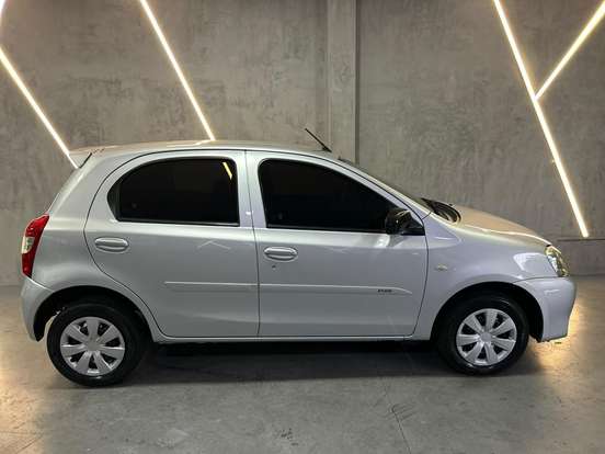 TOYOTA-ETIOS-1.3 X 16V FLEX 4P MANUAL TOYOTA-ETIOS-2016