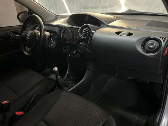 TOYOTA-ETIOS-2016